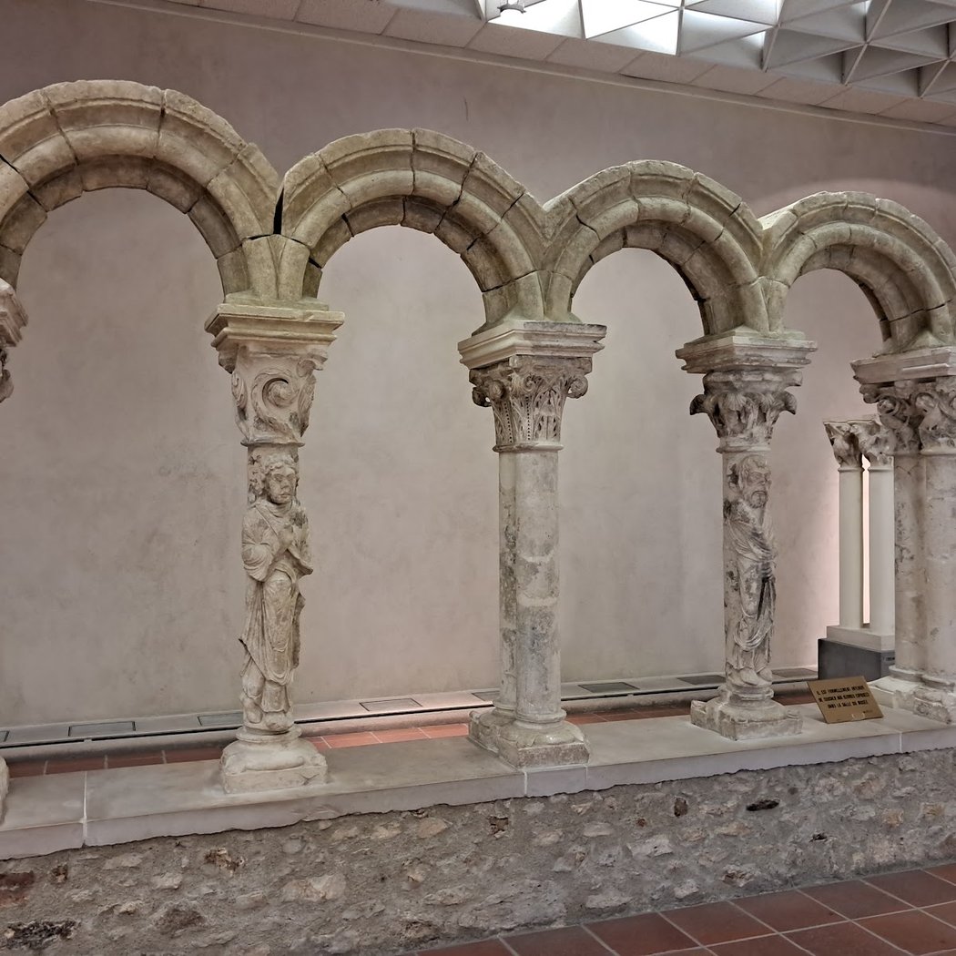 Musée du cloître de Notre-Dame-en-Vaux 1